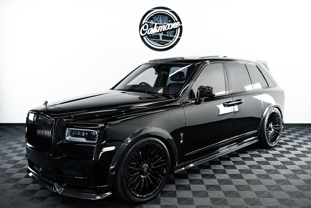 Rolls-Royce Cullinan Suv Black #2