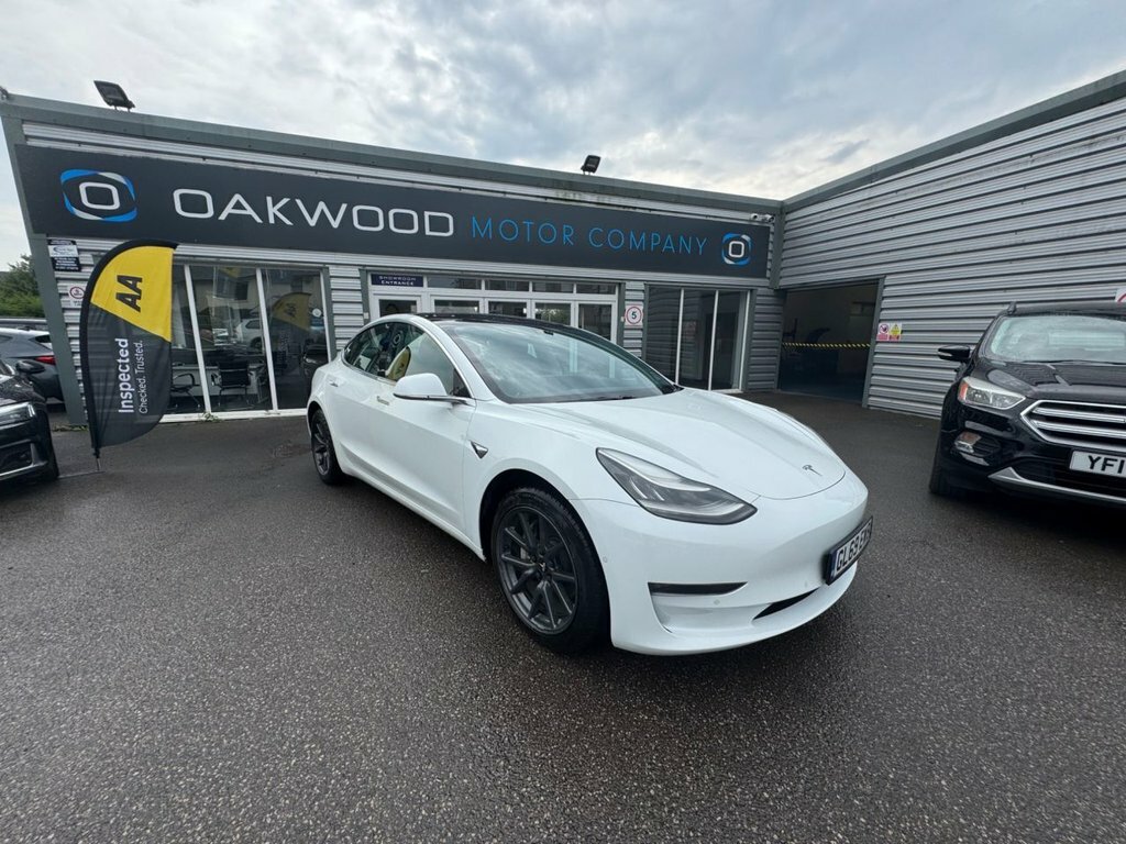 Tesla Model 3 Saloon GL69EWB White