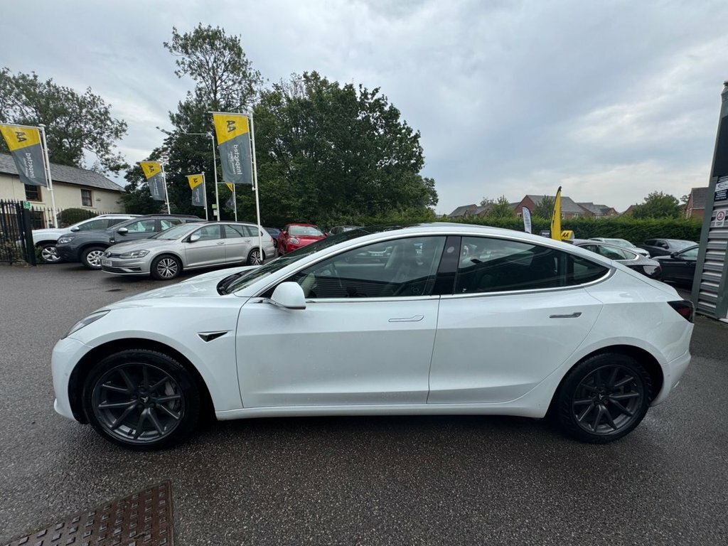 Tesla Model 3 Saloon GL69EWB White #6