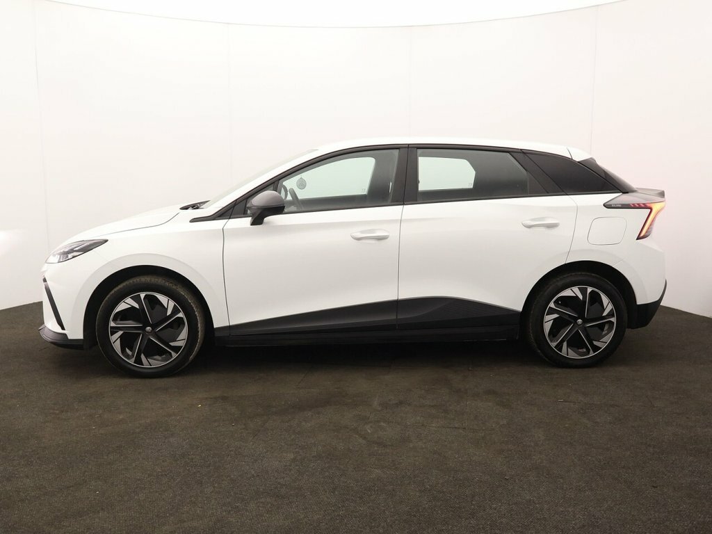 MG MG4 Hatchback FV23UJL White #4
