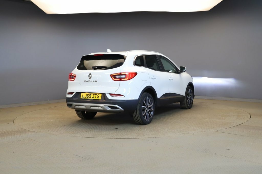 Renault Kadjar 1.3L S Edition White #4