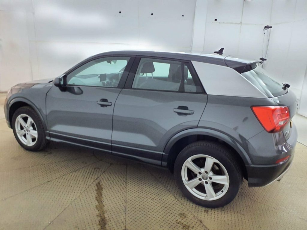 Audi Q2 1L Sport Grey #5