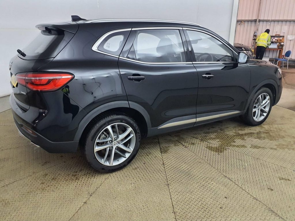 MG HS 1.5L Excite Black #6