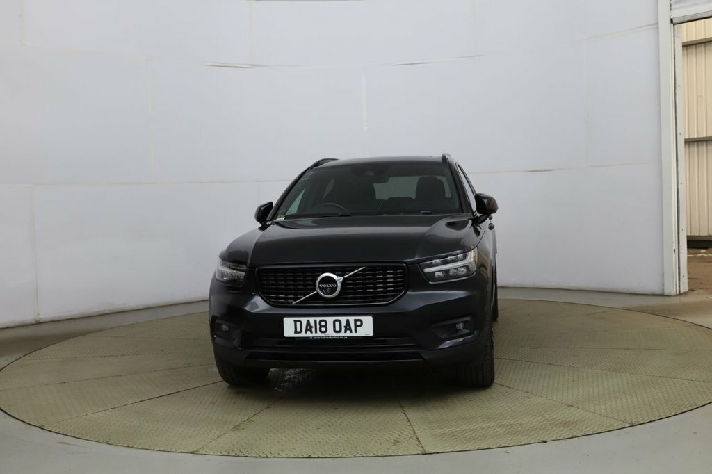 Volvo XC40 2L First Edition Black #2