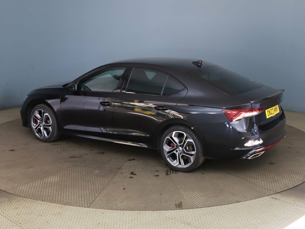 Skoda Octavia 2L Vrs Black #4