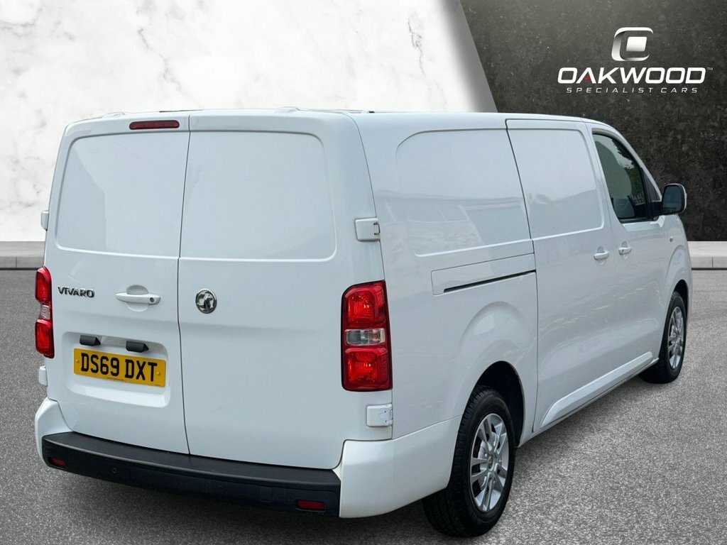 Vauxhall Vivaro 1.5L Sportive DS69DXT White #5
