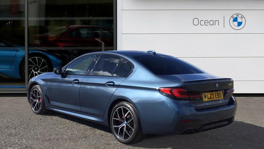 BMW 5 Series Saloon Blue #2