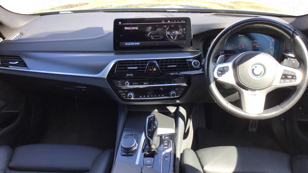 BMW 5 Series Saloon Blue #4
