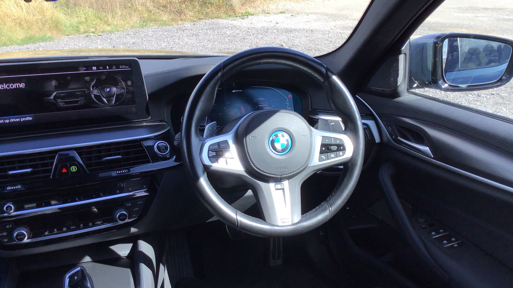 BMW 5 Series Saloon Blue #5
