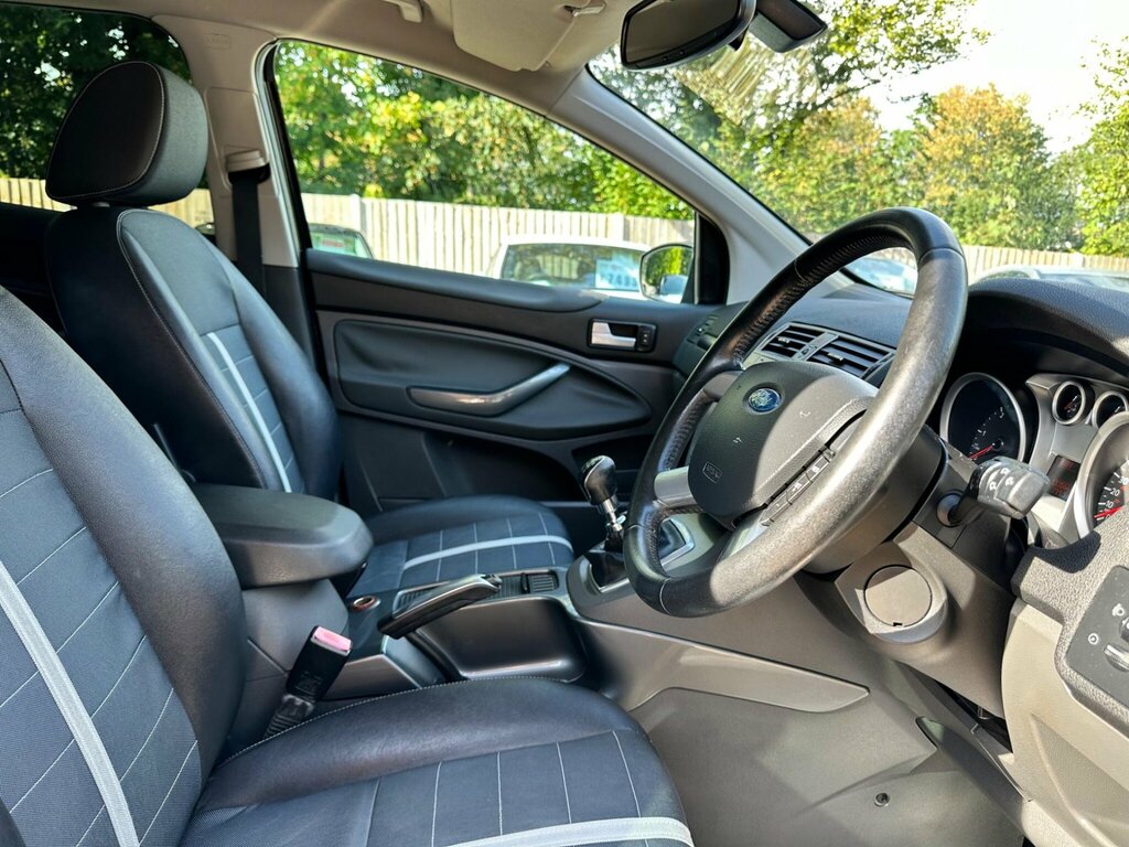 Ford Kuga Black #10