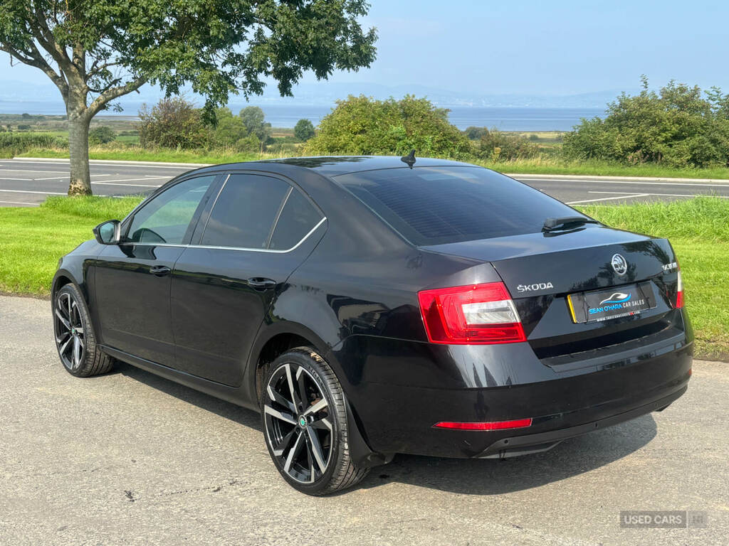 Skoda Octavia 1.6 Tdi Se Technology Dsg GD19YXE Black #4