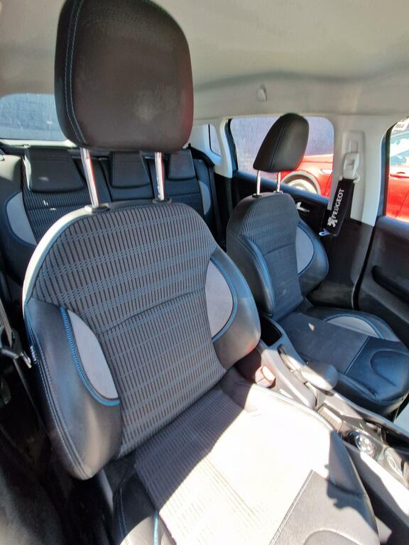 Peugeot 2008 Active Blue #25