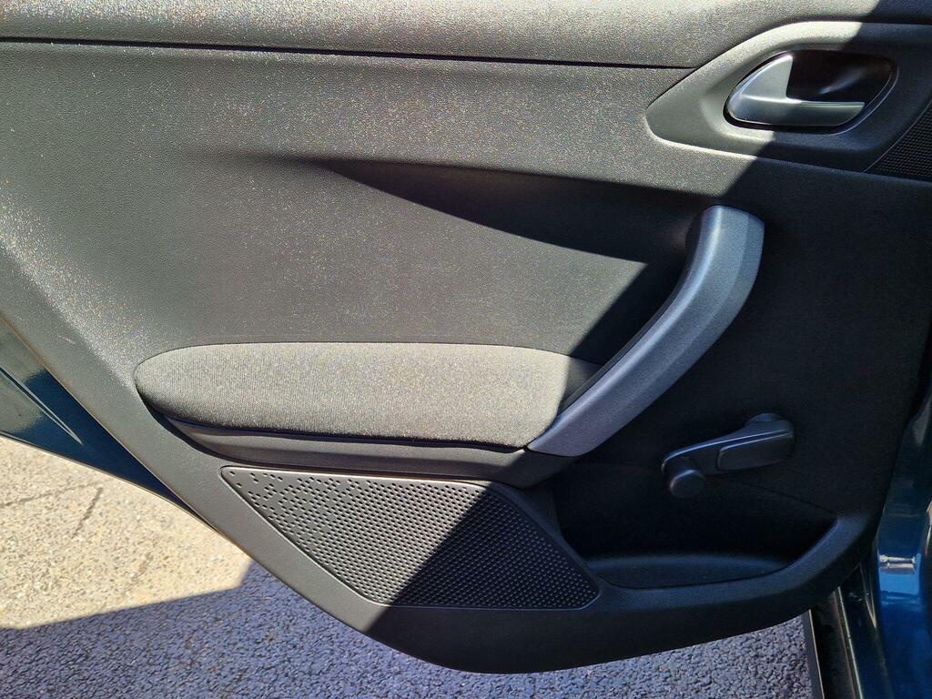 Peugeot 2008 Active Blue #37
