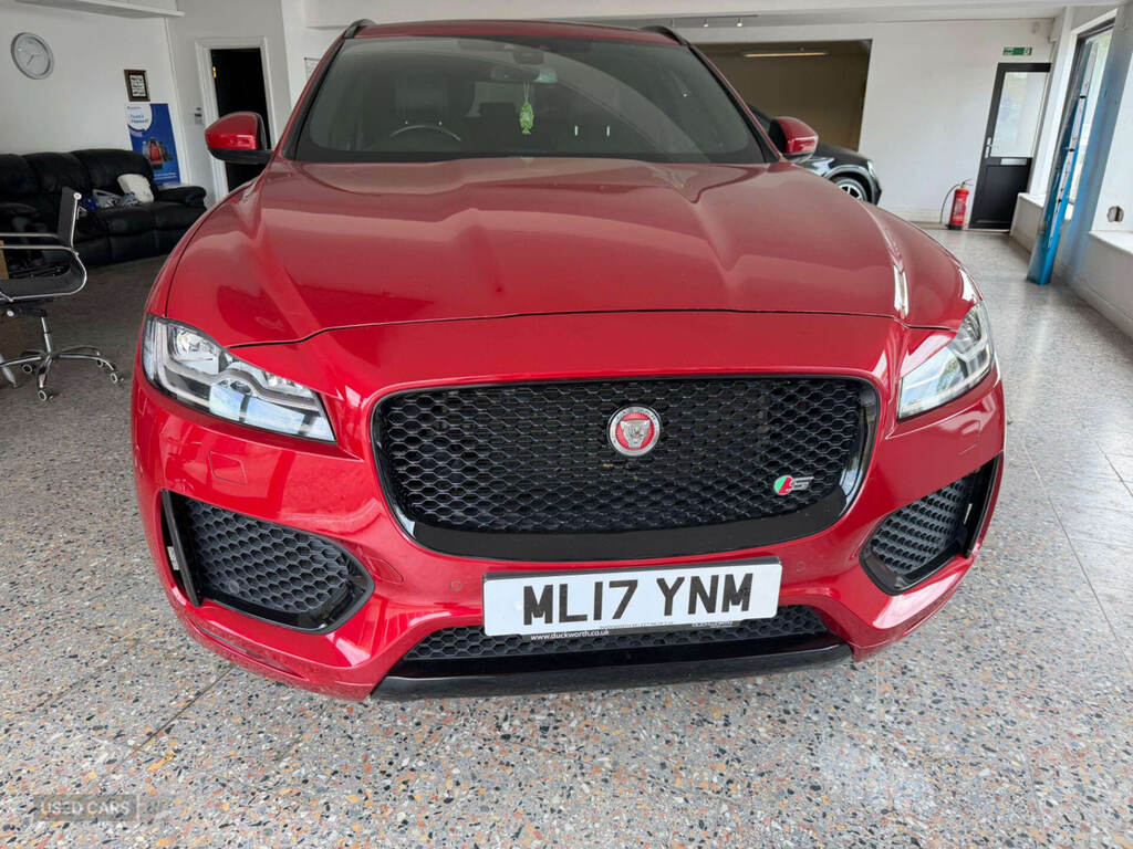Jaguar F-Pace 3.0D V6 S Awd ML17YNM Red #6