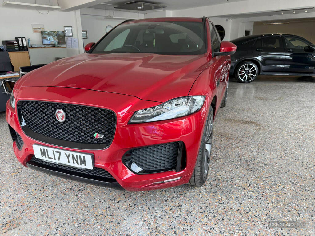 Jaguar F-Pace 3.0D V6 S Awd ML17YNM Red #2