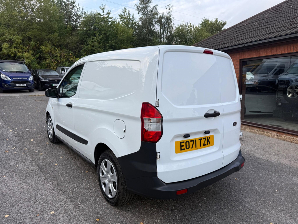 Ford Transit Courier Mpv EO71TZK White #4