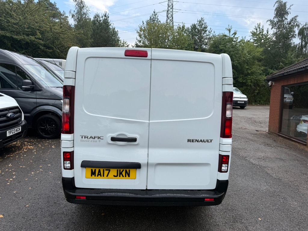 Renault Trafic Mpv MA17JKN White #5