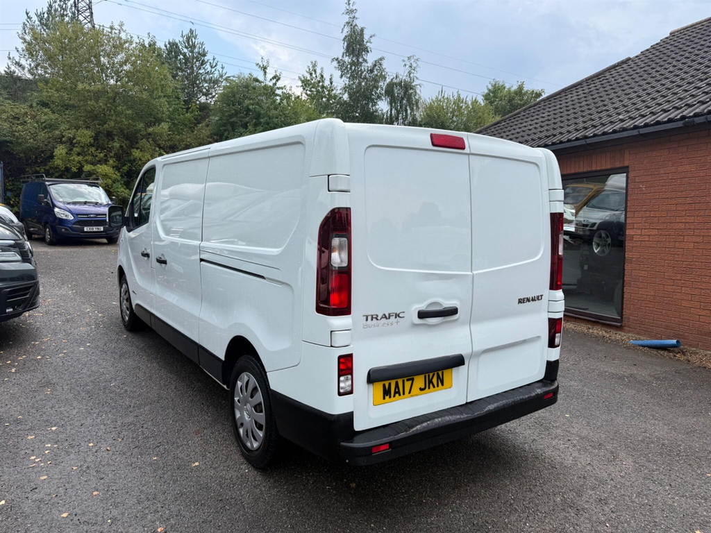 Renault Trafic Mpv MA17JKN White #4