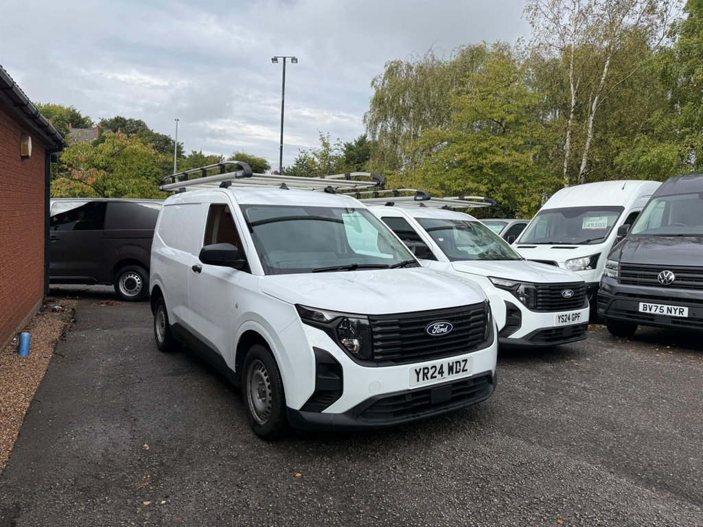 Ford Transit Courier Mpv White