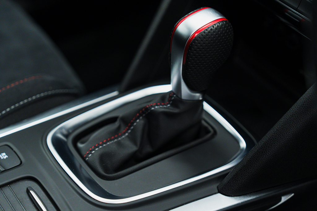 Renault Megane Iconic E-tech White #37