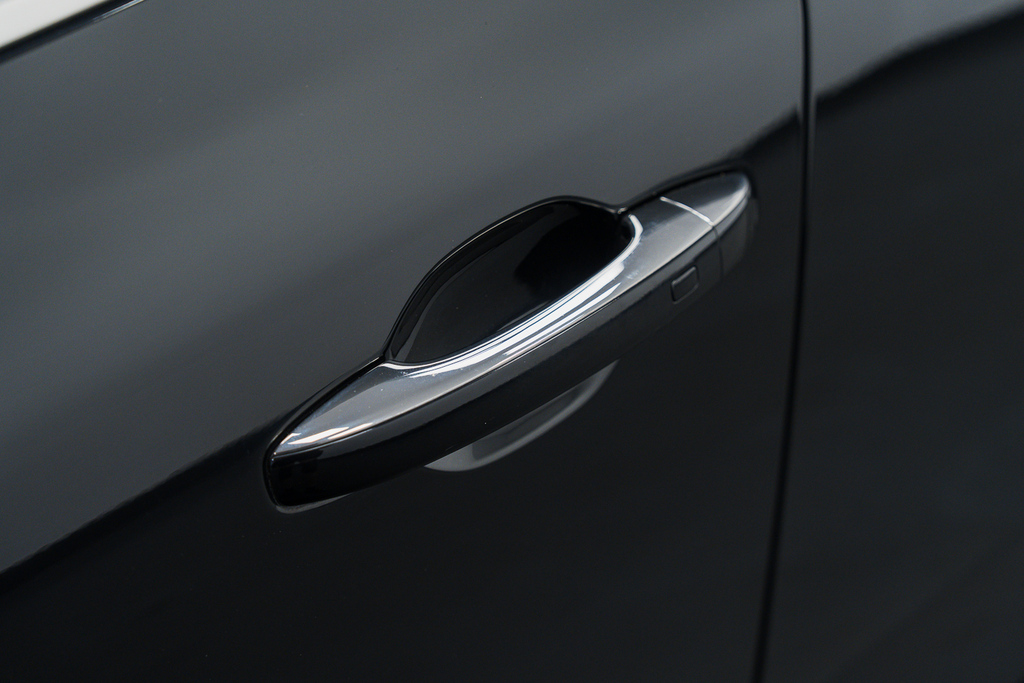 Renault Megane Iconic E-tech White #21