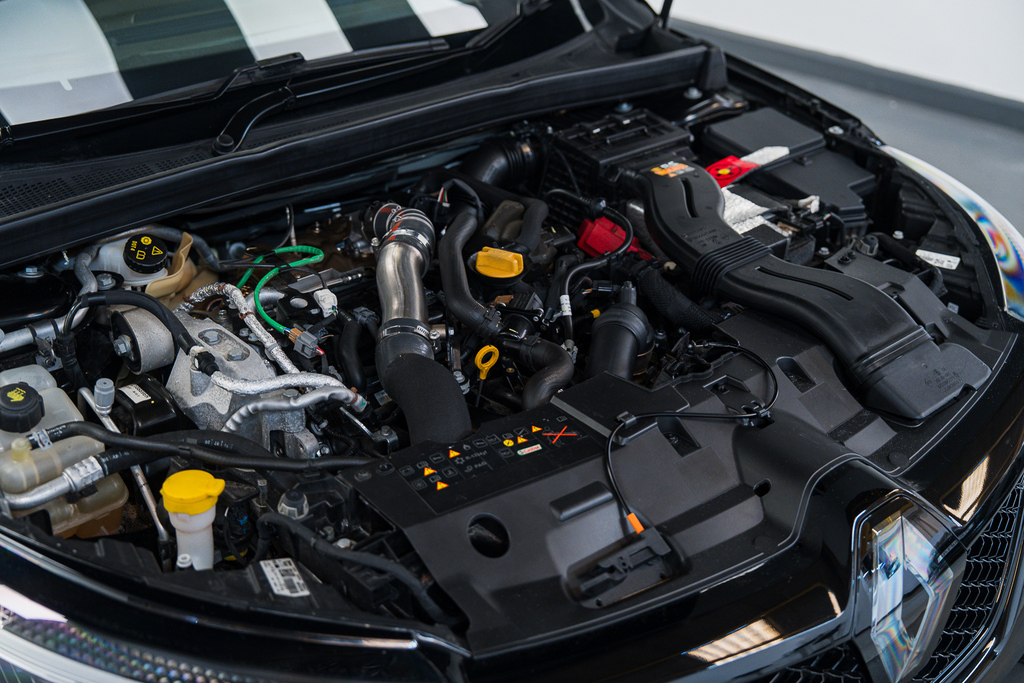 Renault Megane Iconic E-tech White #59