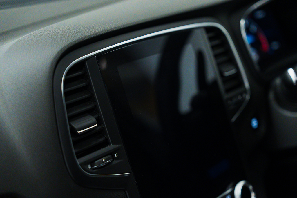 Renault Megane Iconic E-tech White #39
