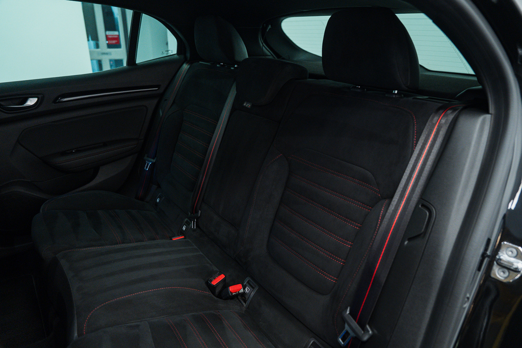 Renault Megane Iconic E-tech White #56