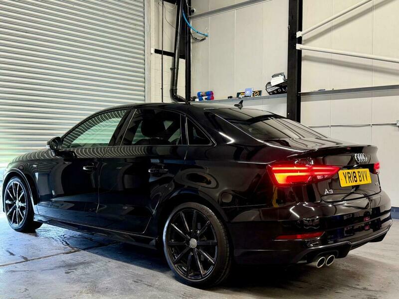 Audi A3 1.5 Tfsi Cod Black YR18BVV Black #2