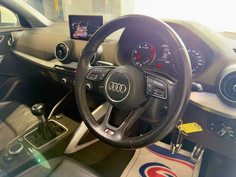 Audi Q2 Suv Grey #8