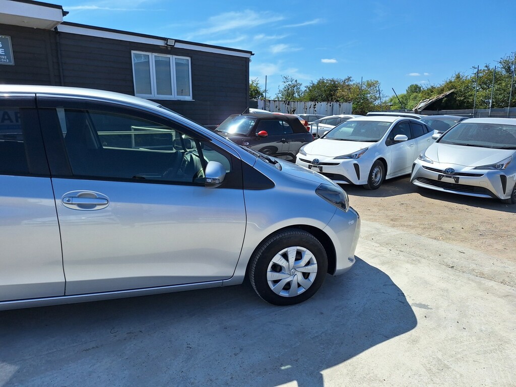 Toyota Vitz Hatchback 201515 Silver #6