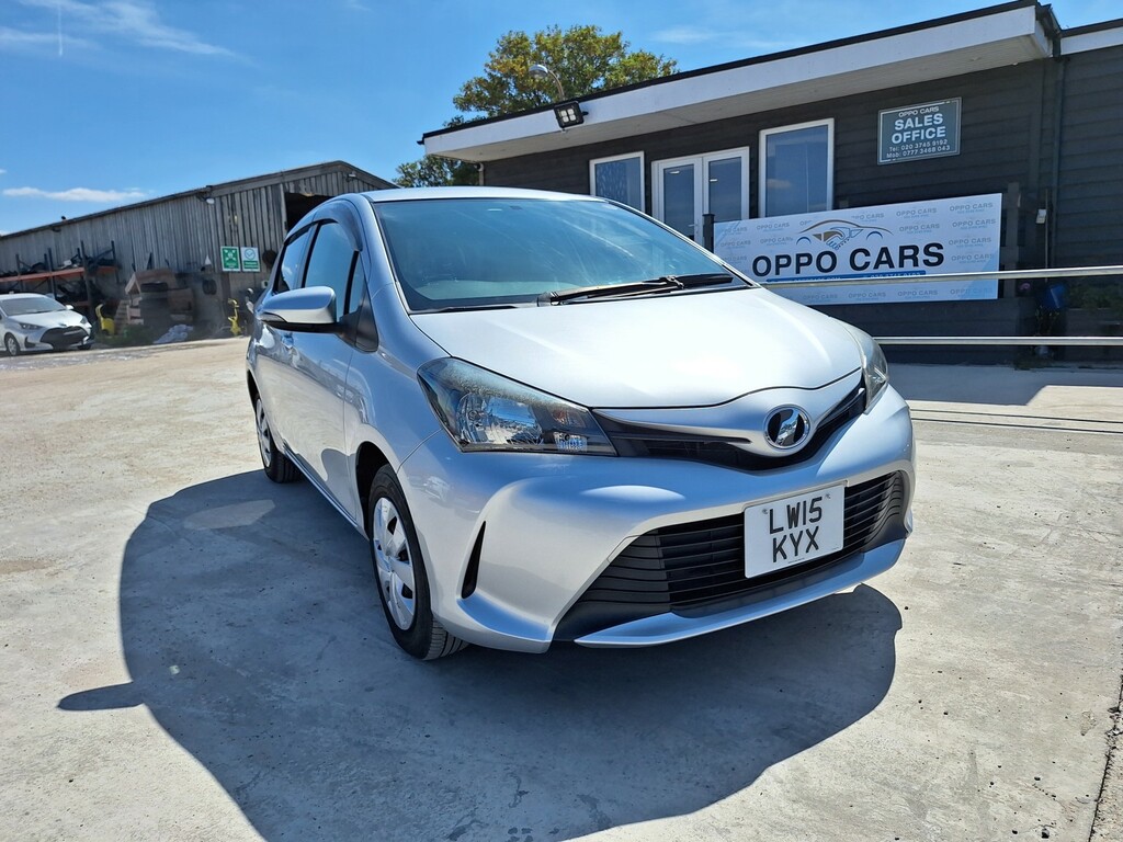 Toyota Vitz Hatchback 201515 Silver