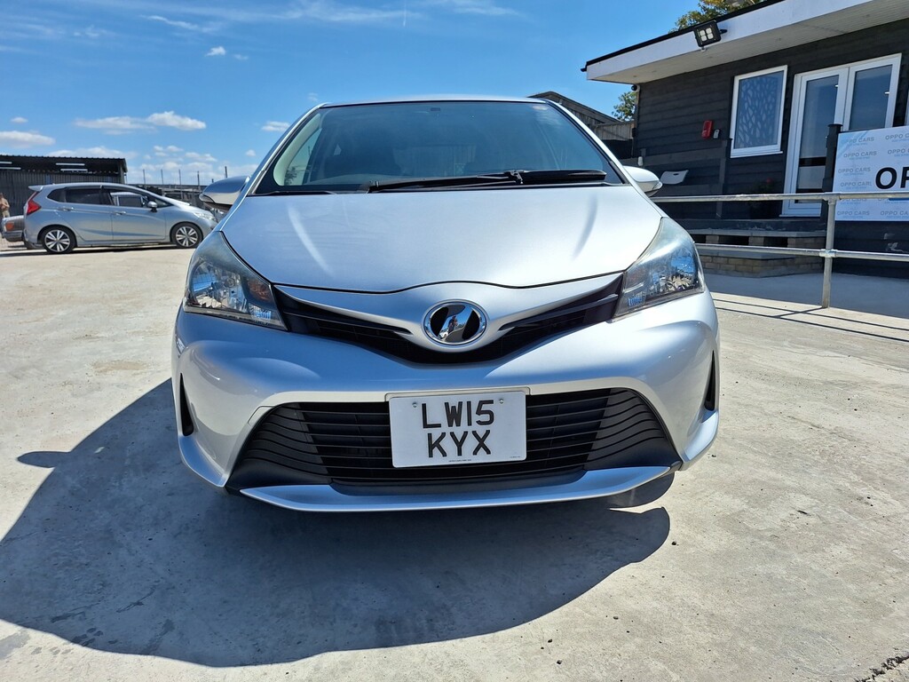 Toyota Vitz Hatchback 201515 Silver #2