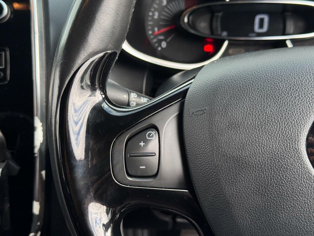 Renault Clio Dynamique S Nav Black #25