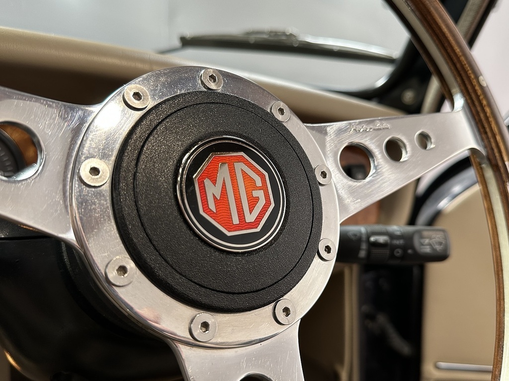 MG RV8 Convertible Blue #6