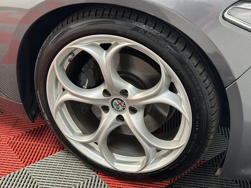Alfa Romeo Giulia  Red #73