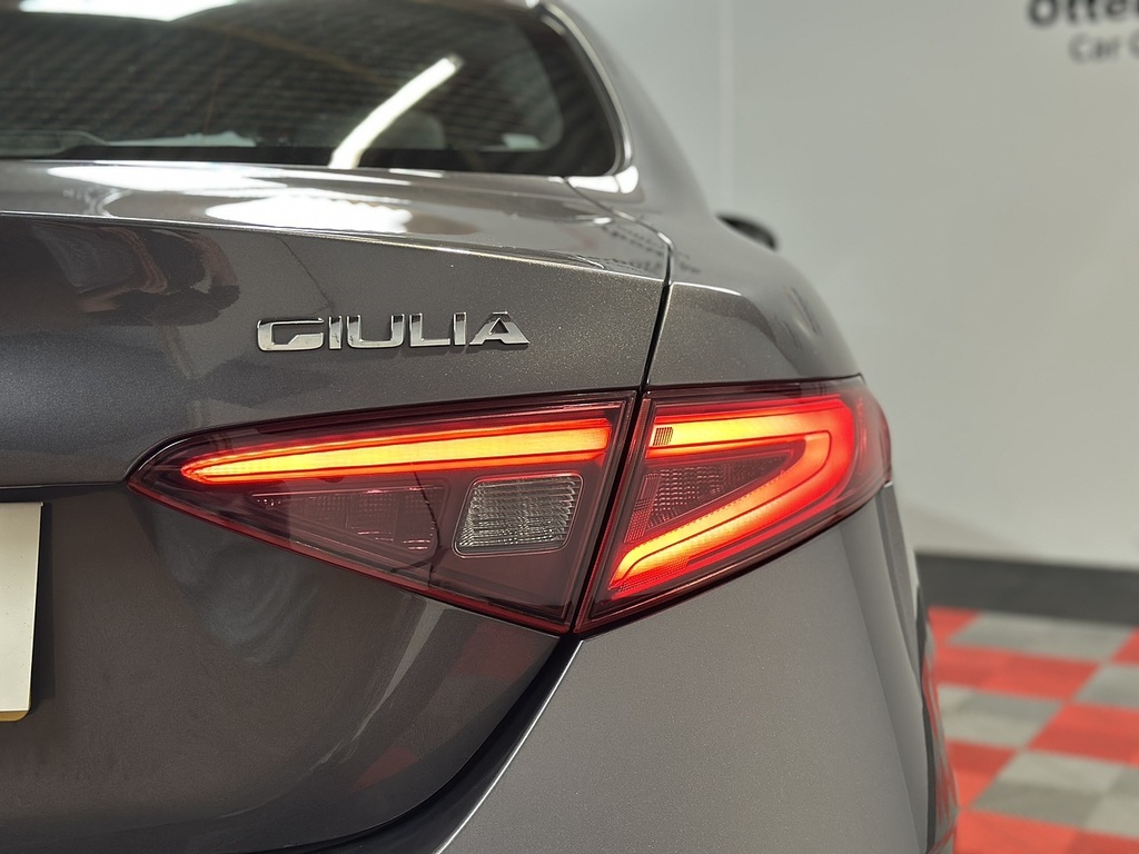 Alfa Romeo Giulia  Red #43