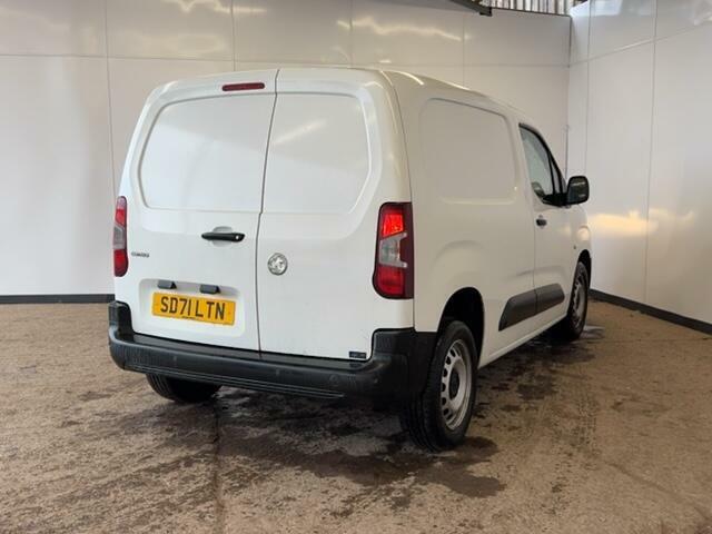 Vauxhall Combo 1.5 Turbo D 2300 Dynamic Panel Van Manu SD71LTN White #4