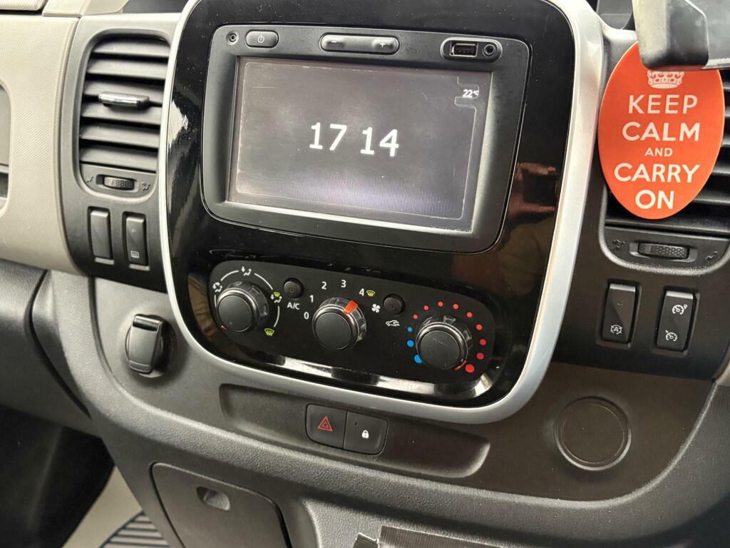 Renault Trafic  Silver #38