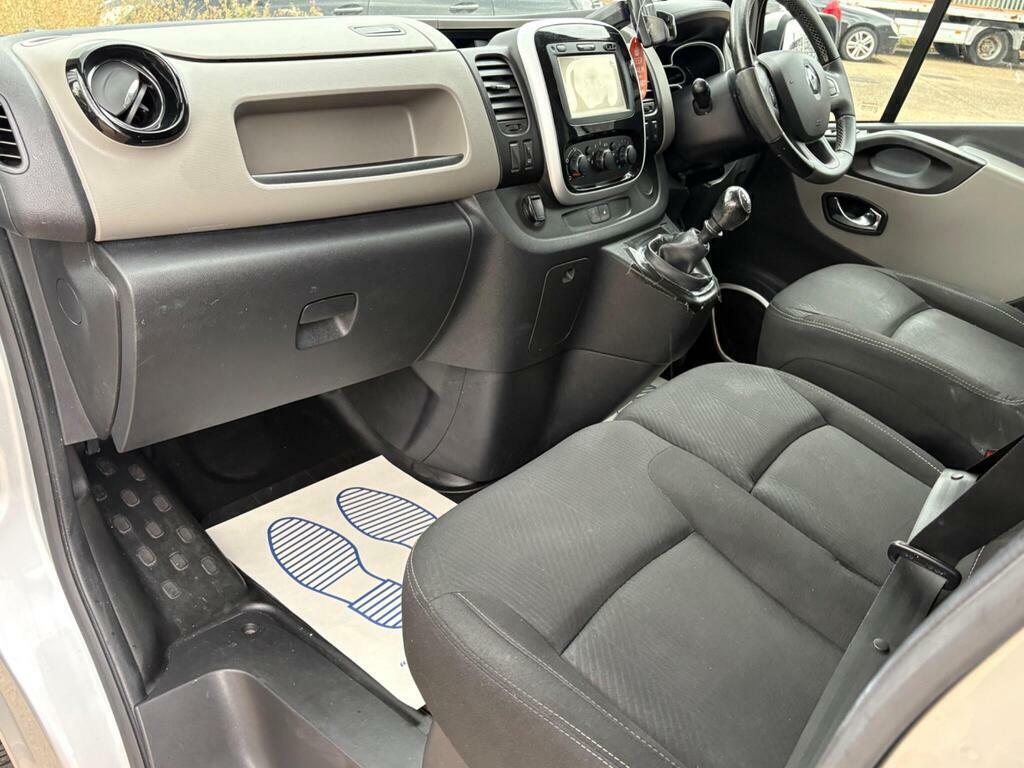 Renault Trafic  Silver #33
