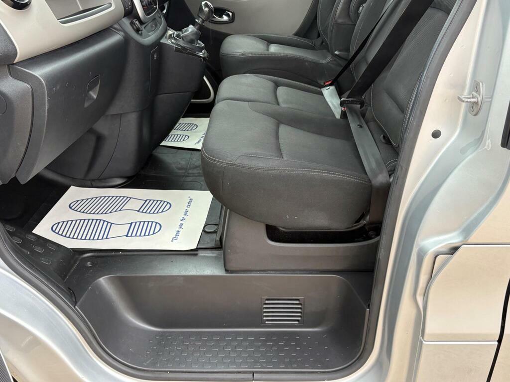 Renault Trafic  Silver #32