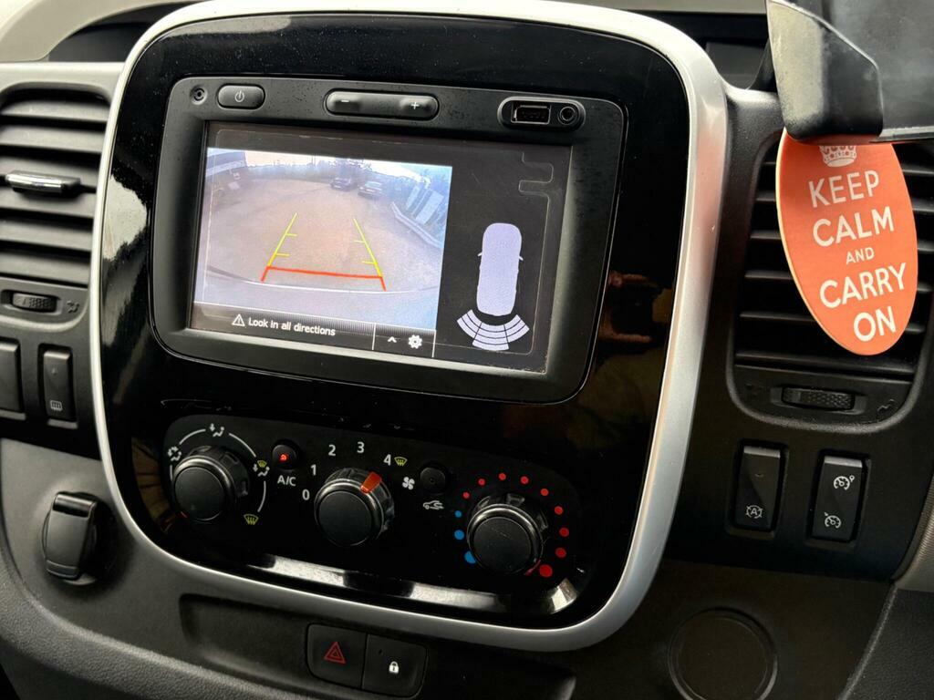 Renault Trafic  Silver #40