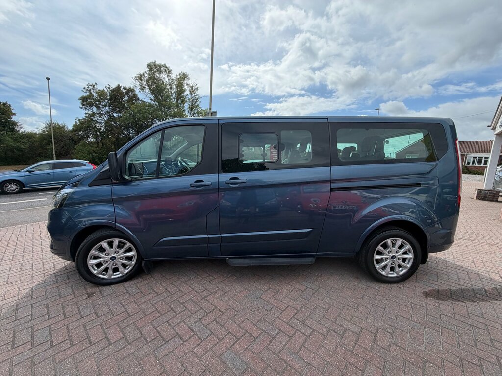 Ford Tourneo Custom 2.0 310 Ecoblue Titanium Minibus Double Cab Di Blue #4