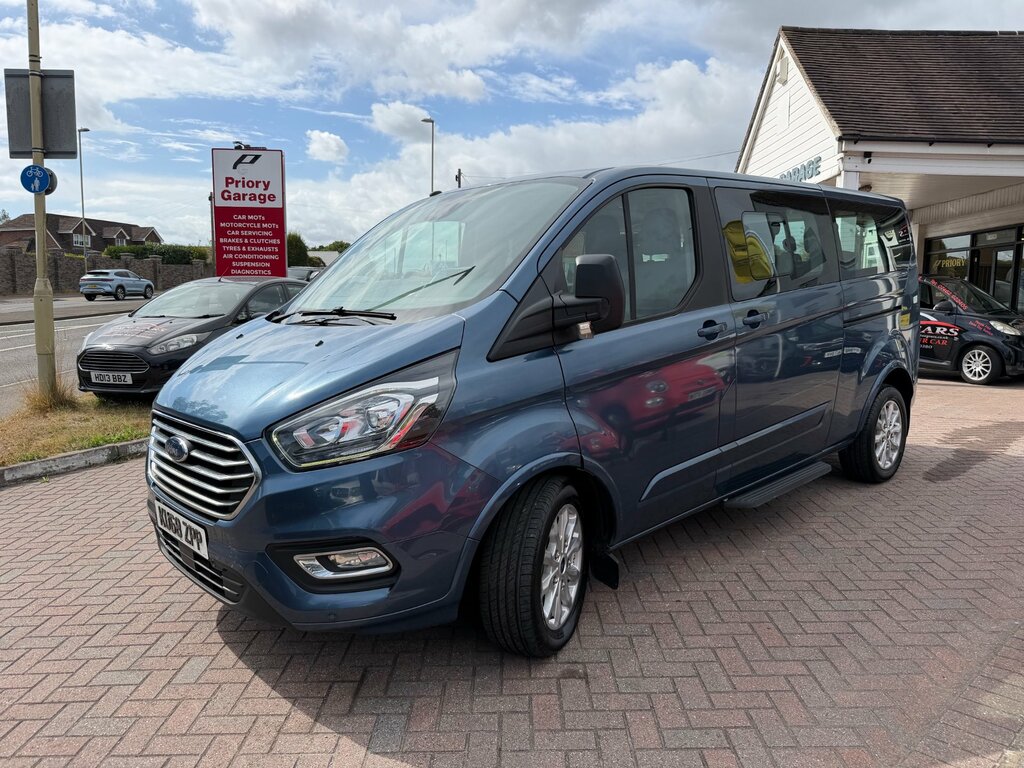 Ford Tourneo Custom 2.0 310 Ecoblue Titanium Minibus Double Cab Di Blue #3