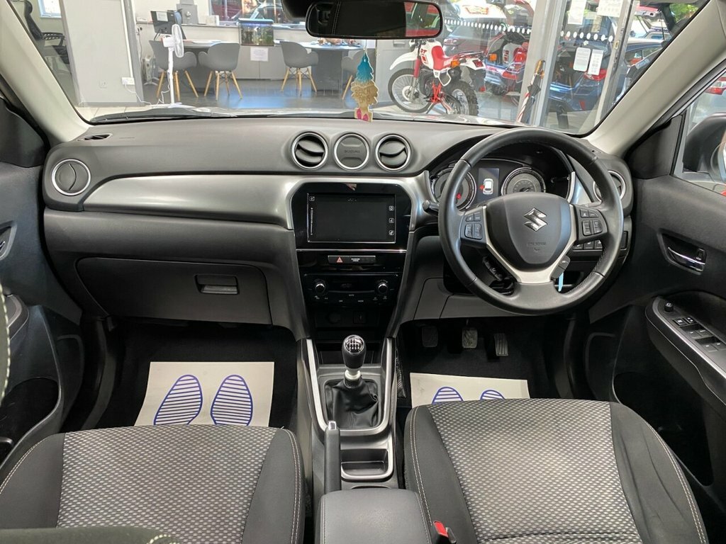 Suzuki Vitara 1.4L Sz-t Silver #2