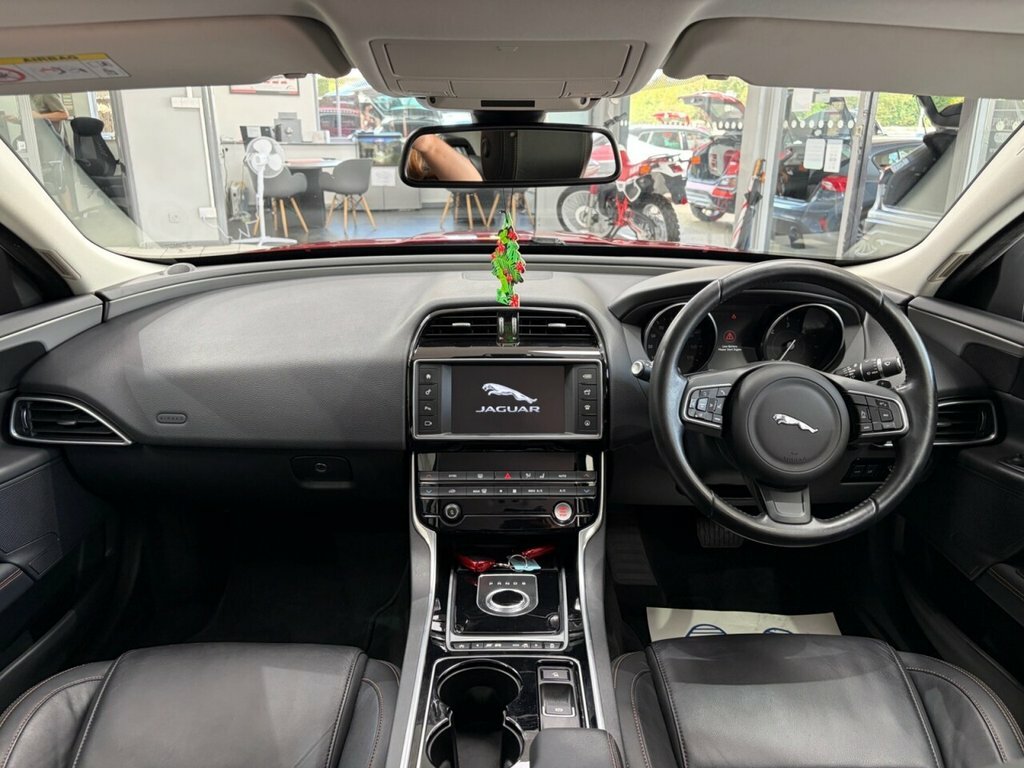 Jaguar XE 2L Prestige Red #2