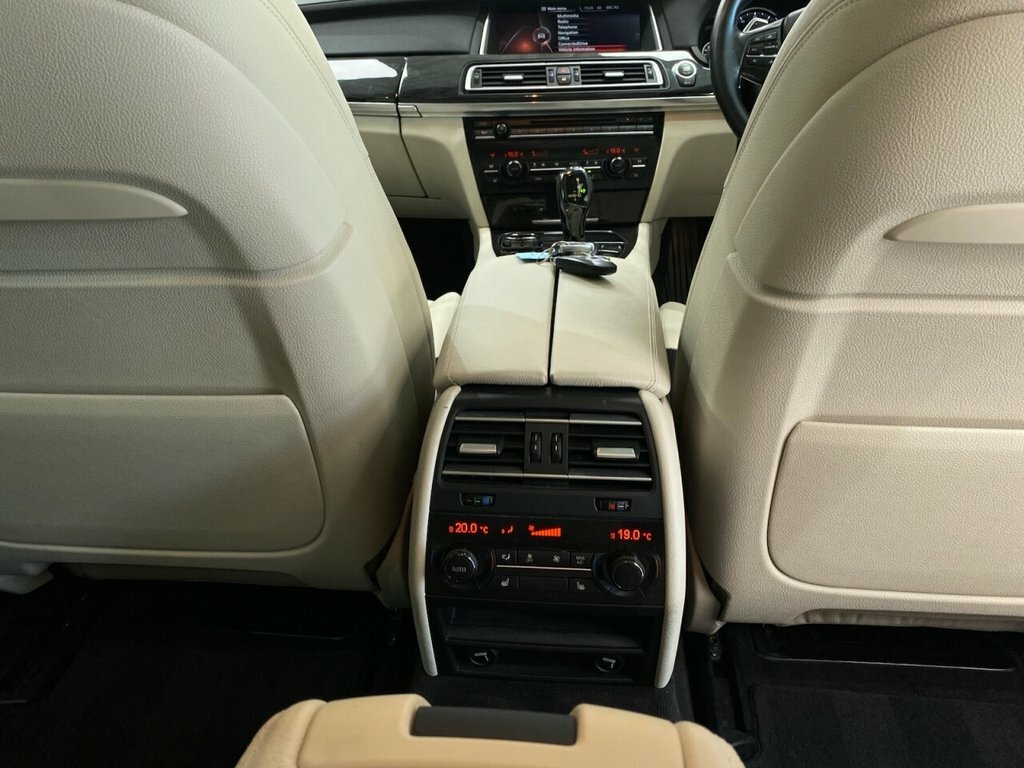BMW 7 Series Se Black #38