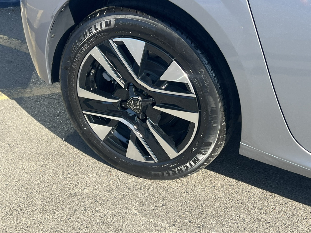 Peugeot 208 Hatchback LO26OOA #4