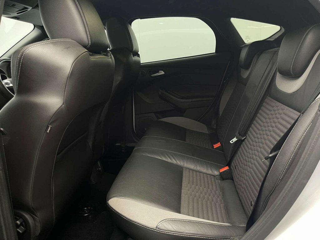 Ford Focus Hatchback Black #33