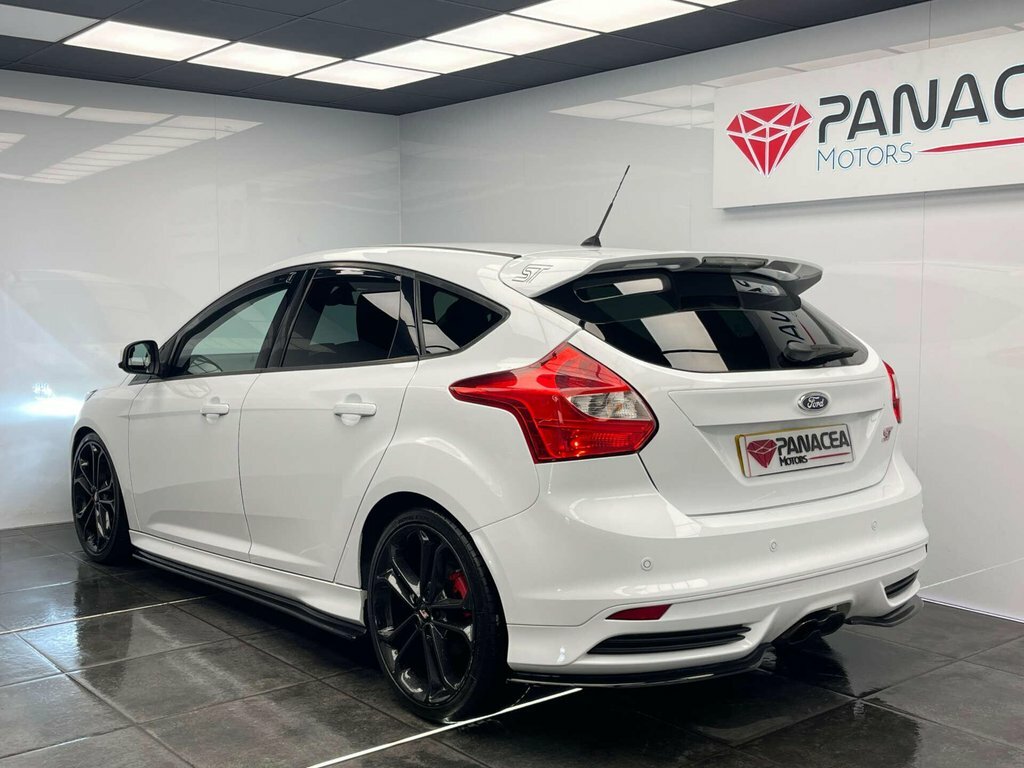 Ford Focus Hatchback Black #22